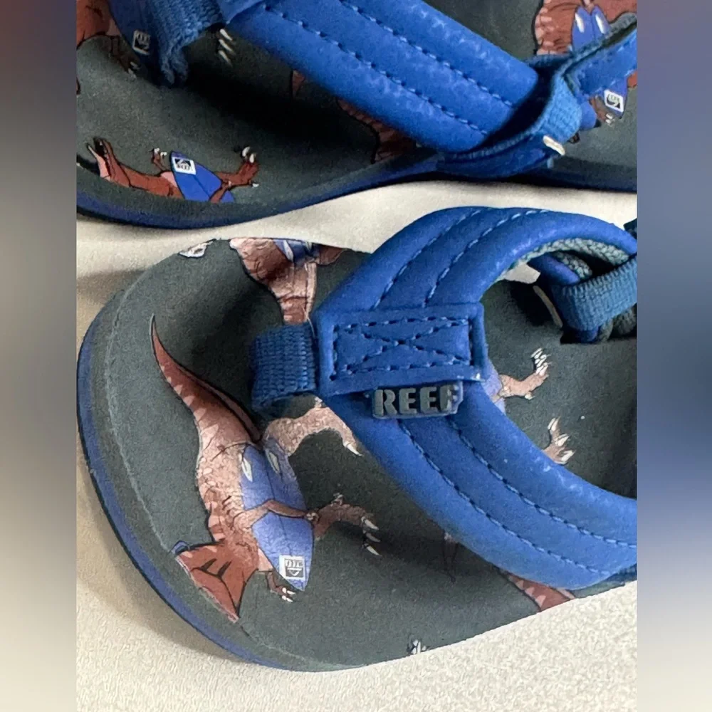 Reef Toddler Blue and Brown Dinosaur Sandals Size 5/6